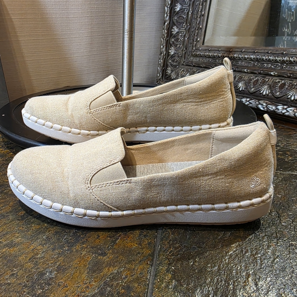 Clarks Cloudsteppers Slip-On Loafers/Flats - Soft Gold Shimmer - Sz 7.5W - Picture 2 of 8